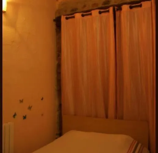 Assut Hostel