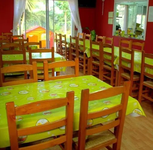 Assut Hostel *